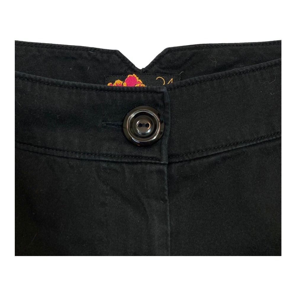 21 Brand Shorts Black, Cuffs, Pockets Size L